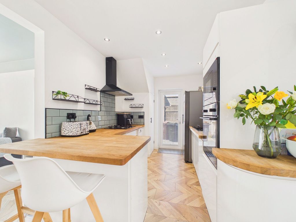 Property photo 2 of 14 Kitchen