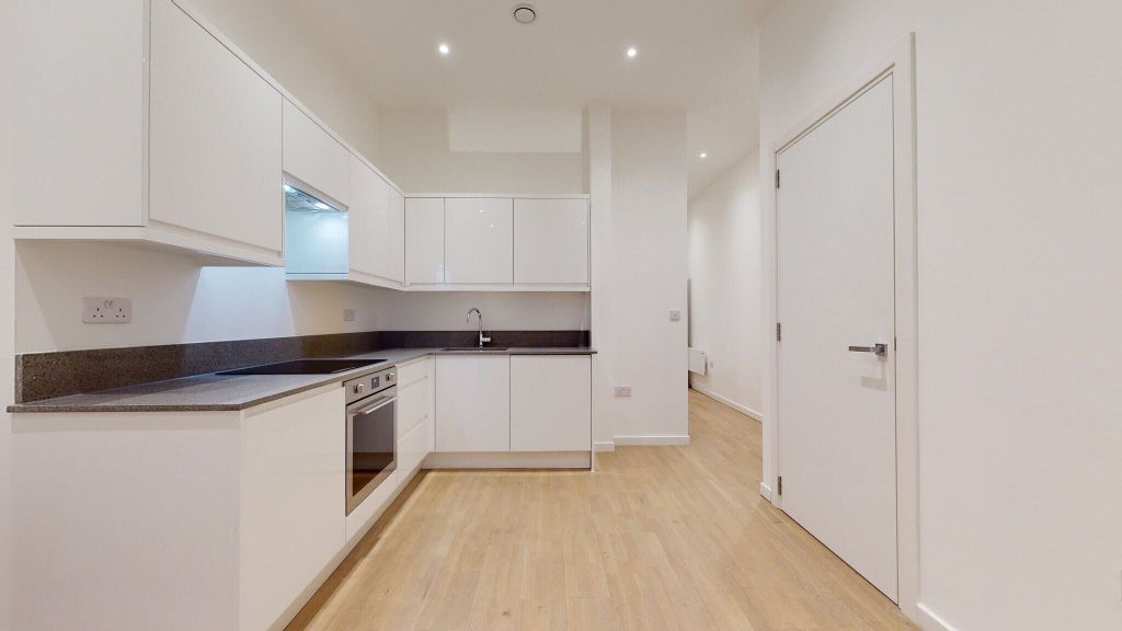 Property photo 2 of 11 Kitchen