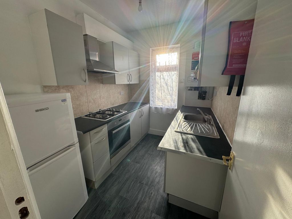 Property photo 2 of 3