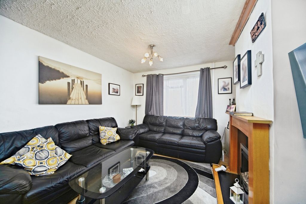 Property photo 2 of 17 Photo