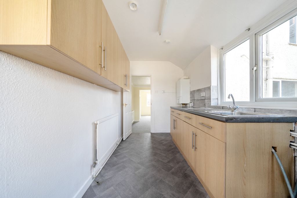 Property photo 2 of 16 1294750-9-682c803F59760-Arw