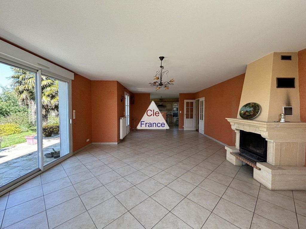 Property photo 3 of 12