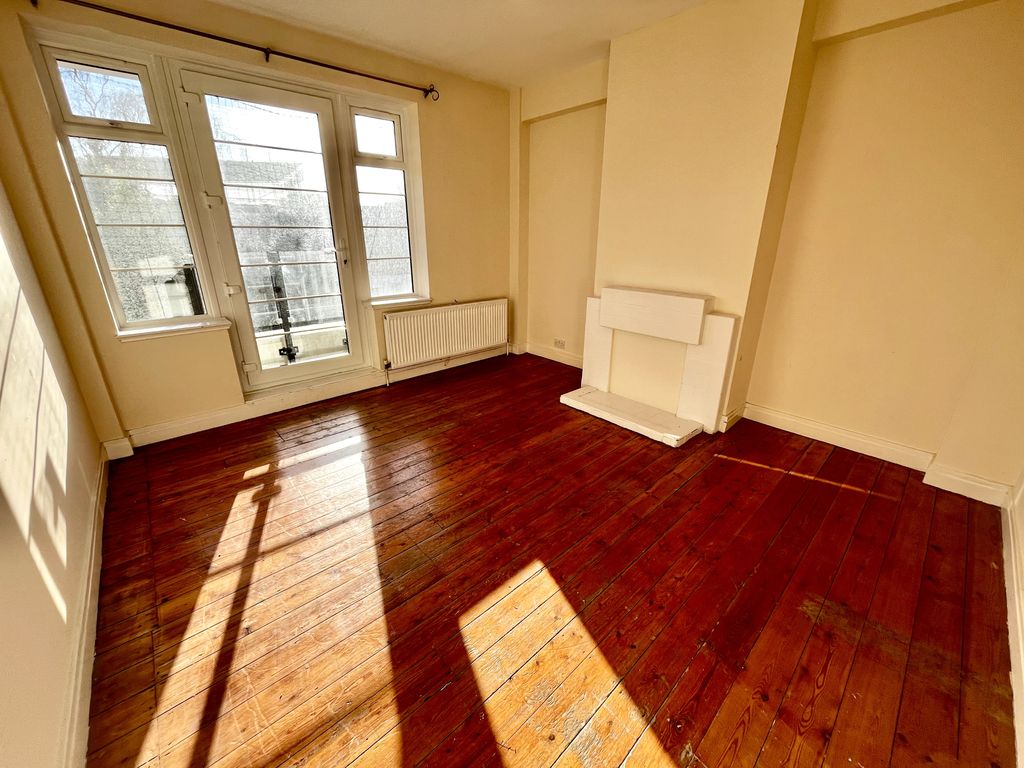 Property photo 2 of 9 Bedroom 1