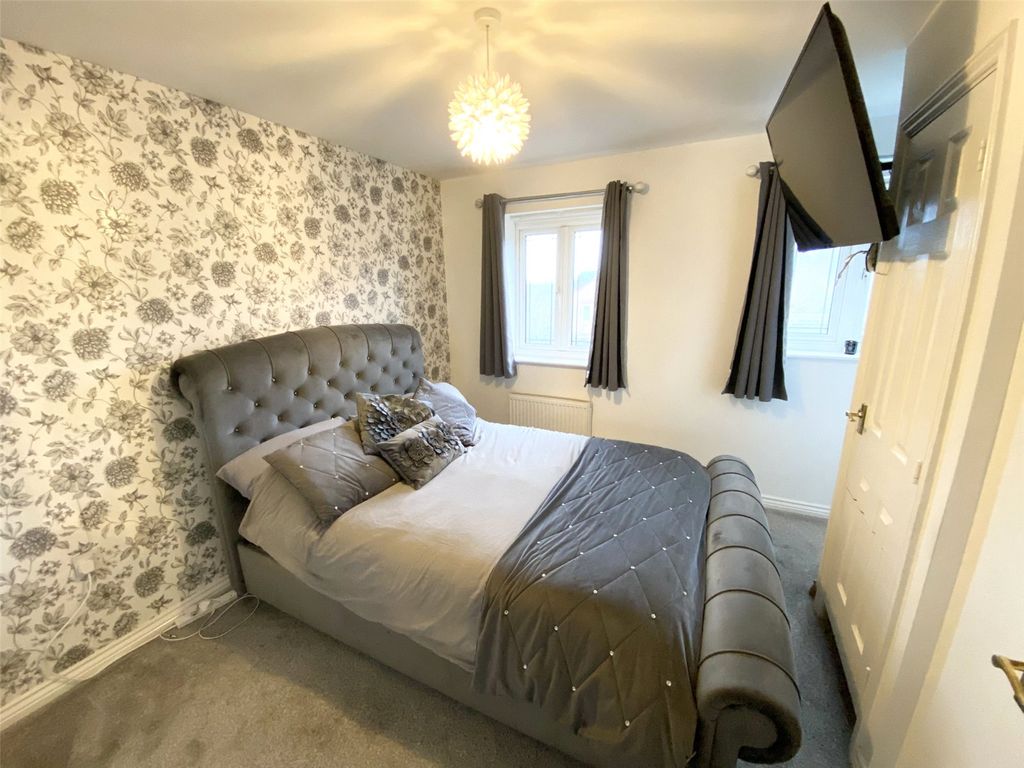 Property photo 3 of 17 Picture No. 02