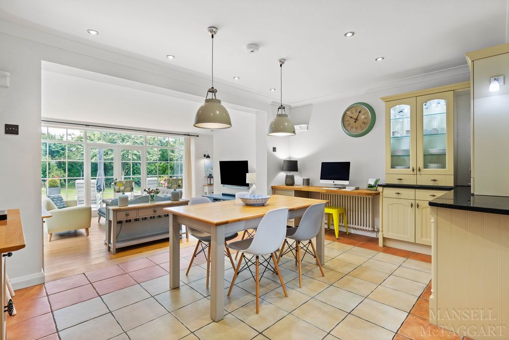 Additional image 4 of 4 bed detached house for saleMount Close, Crawley RH10