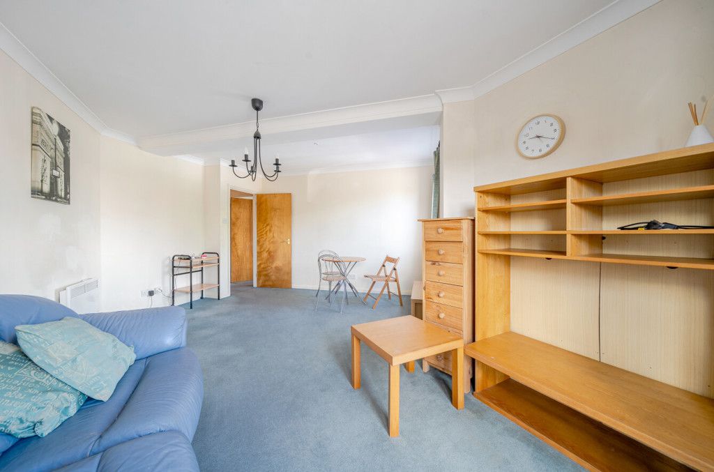 Property photo 3 of 10 1325281-3-687A064...