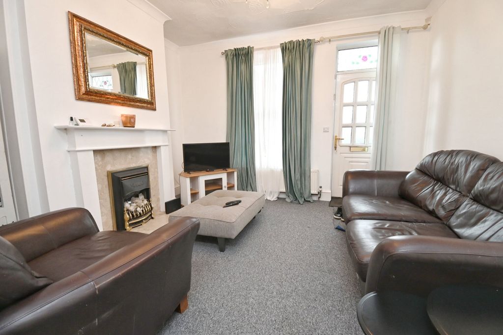 Property photo 3 of 12