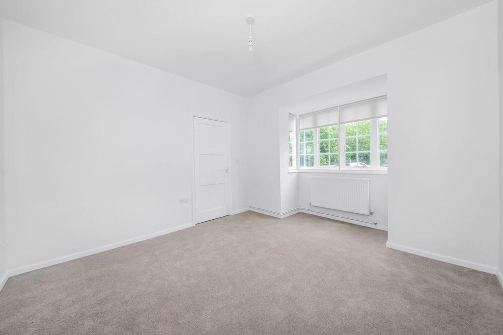 Property photo 2 of 9 5.Jpg