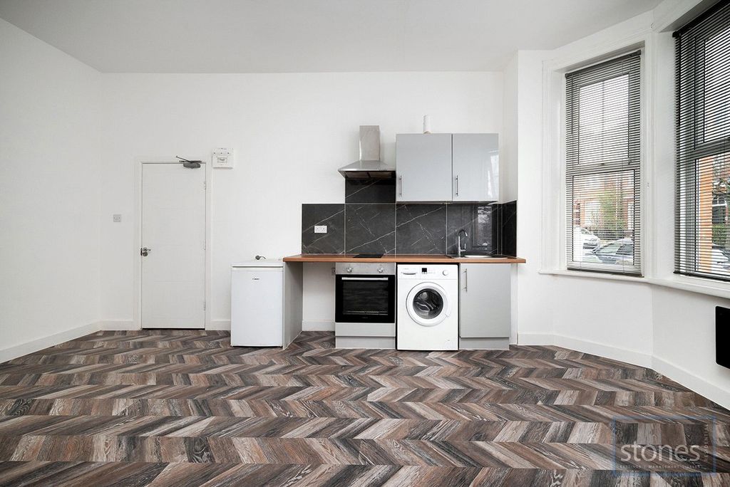 Property photo 2 of 7 Picture No. 14