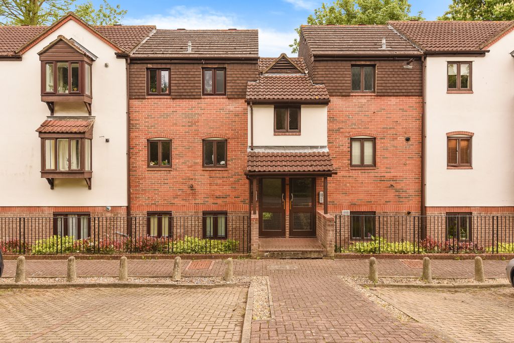 Property photo 2 of 8 1