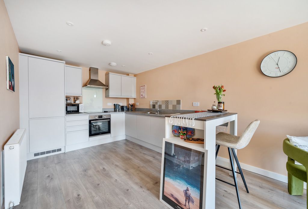 Property photo 3 of 17 1-69Bb2A2d8453E-1...