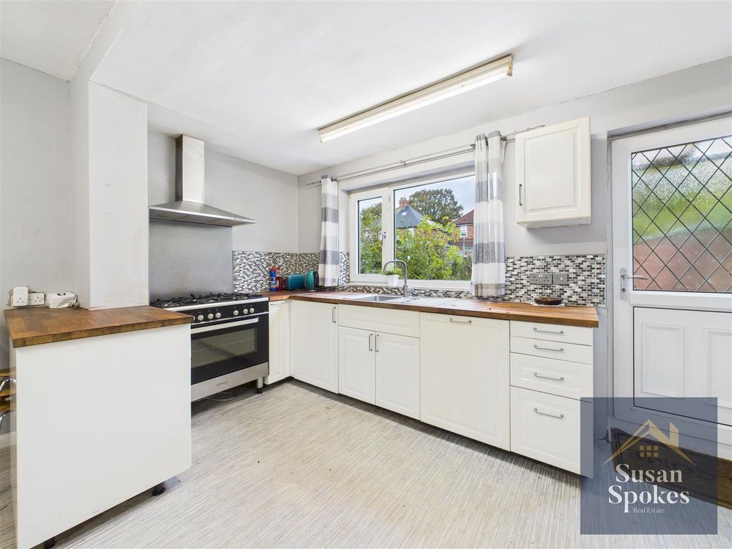 Property photo 2 of 21 Cam01858G0-Pr0194-Still014.Jpg