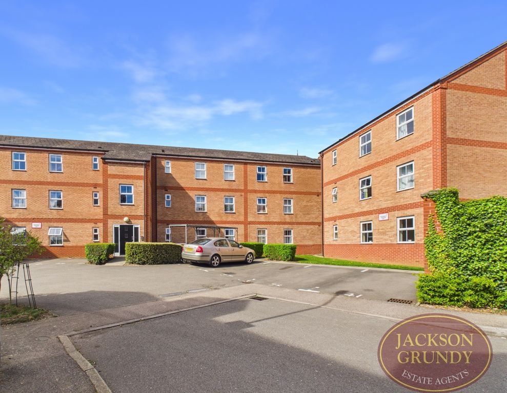 Property photo 1 of 12 Turners Gardens