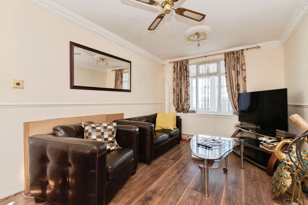 Property photo 2 of 17 Photography