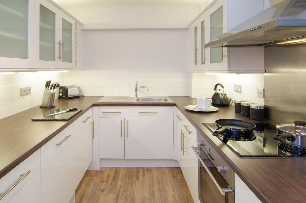 Property photo 3 of 23 Kitchen