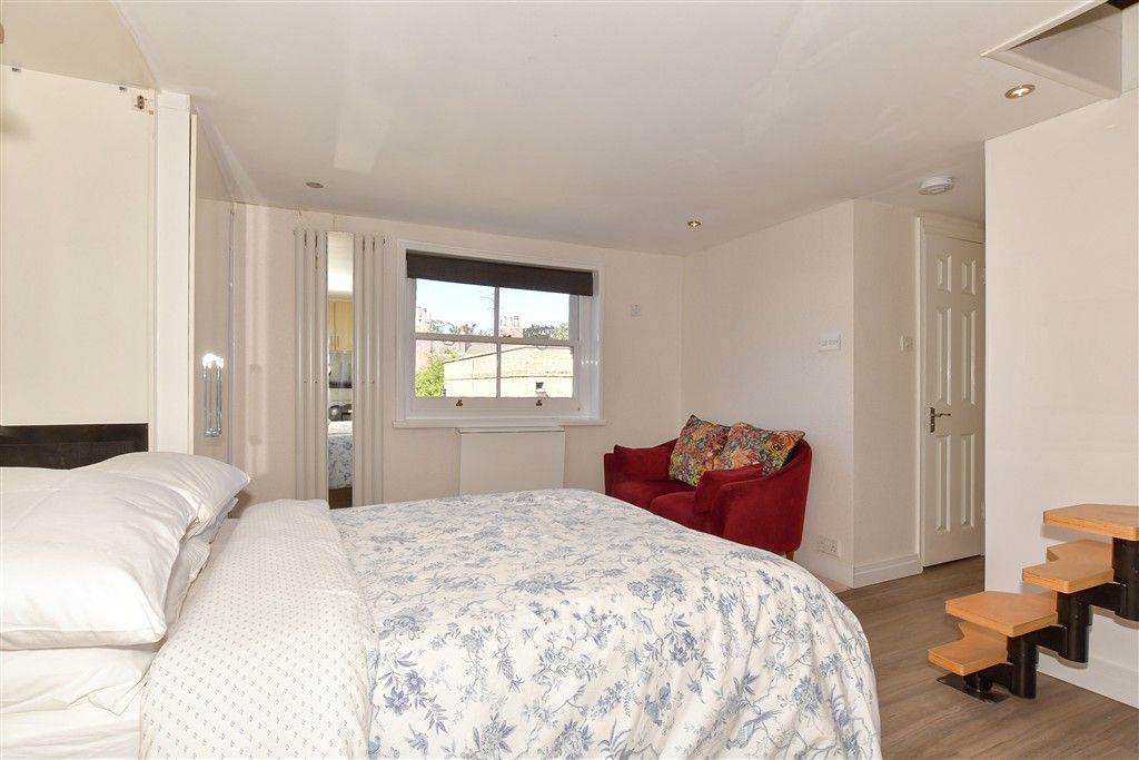 Property photo 1 of 7 Kitchen/Living Area