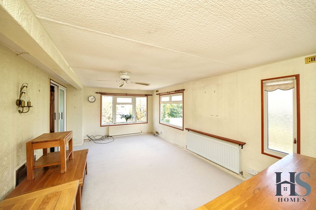Property photo 3 of 24