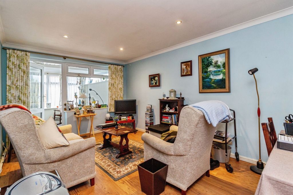 Property photo 2 of 11