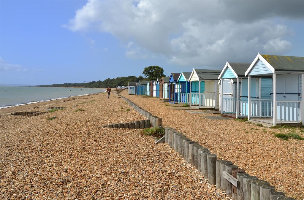 Property photo 3 of 5 Calshot.Jpg