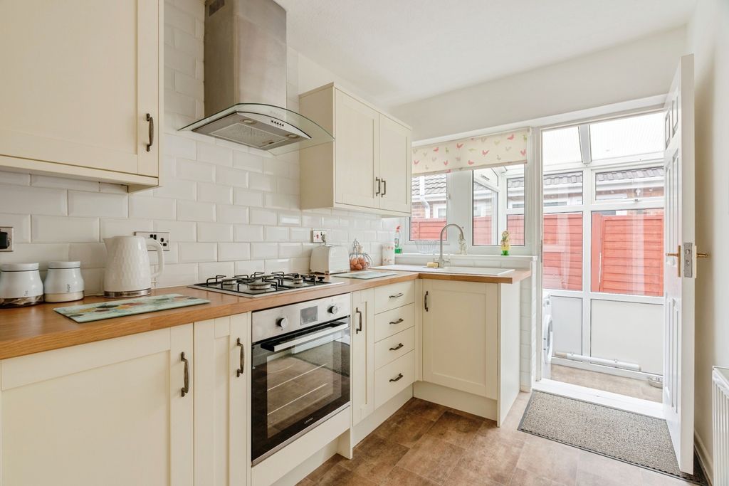 Property photo 3 of 18 Pbox-Img.Jpg