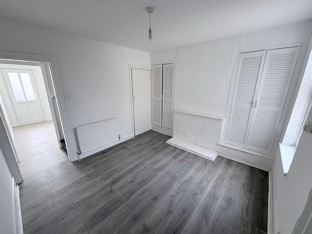 Property photo 3 of 10 Second Room 2.Jpg