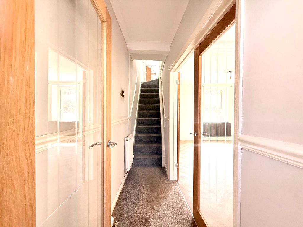 Property photo 3 of 31