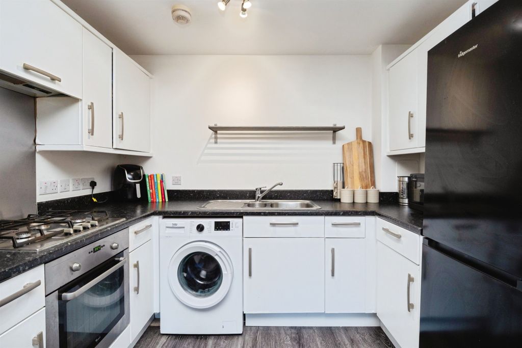 Property photo 2 of 17