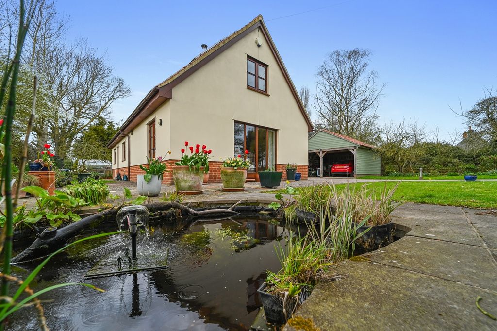 Property photo 2 of 27