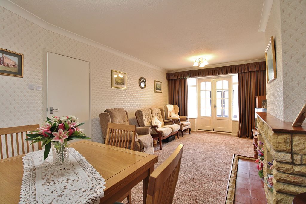 Property photo 2 of 23
