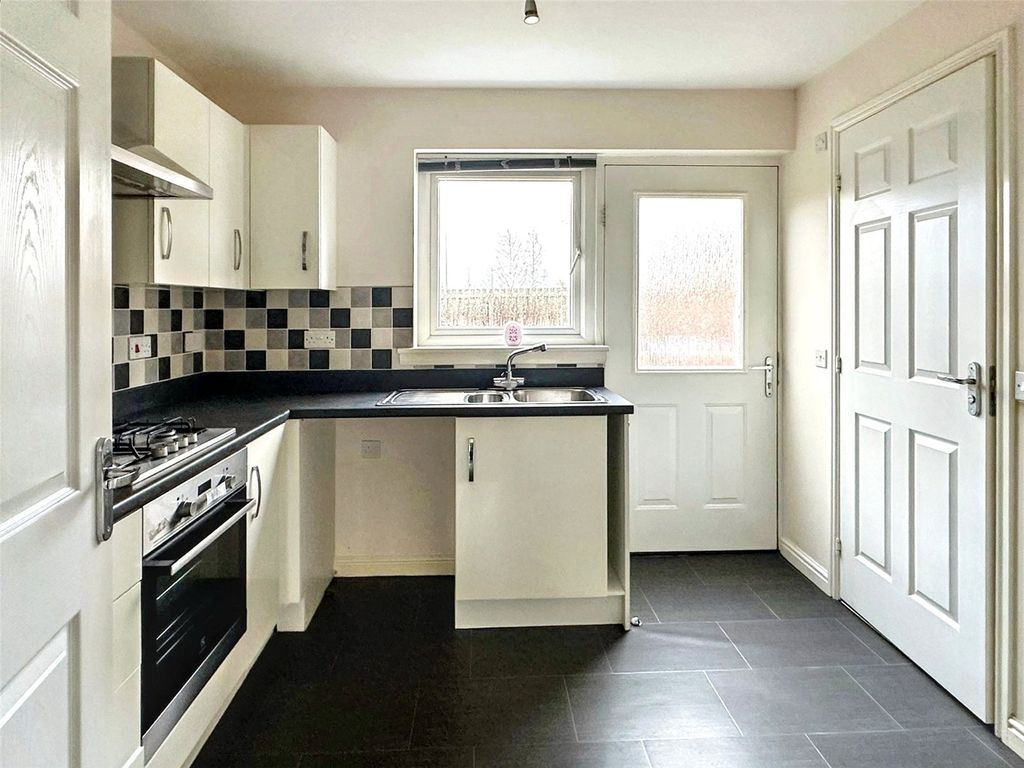 Property photo 2 of 12 Picture No. 13