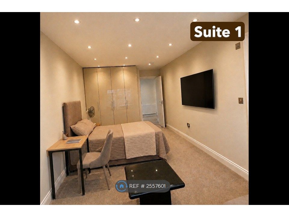 Property photo 2 of 9 Hotel Style Studio (Suite 1)