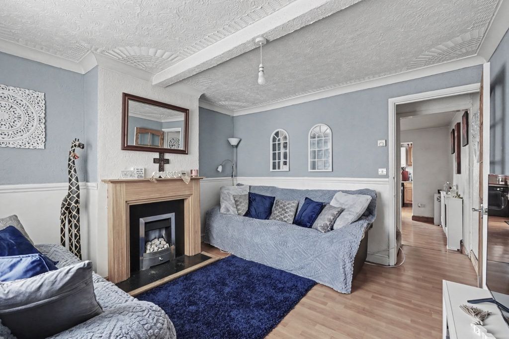 Property photo 3 of 11 5008717