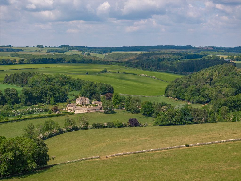 Property photo 1 of 30 Hinchwick Estate