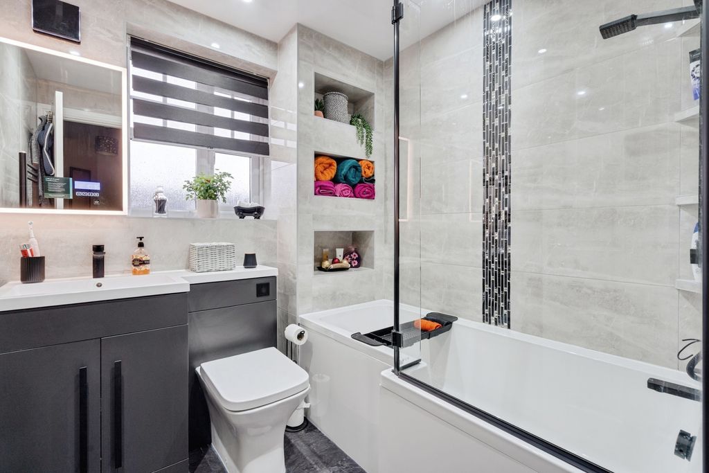 Property photo 3 of 24 Pbox-Img.Jpg