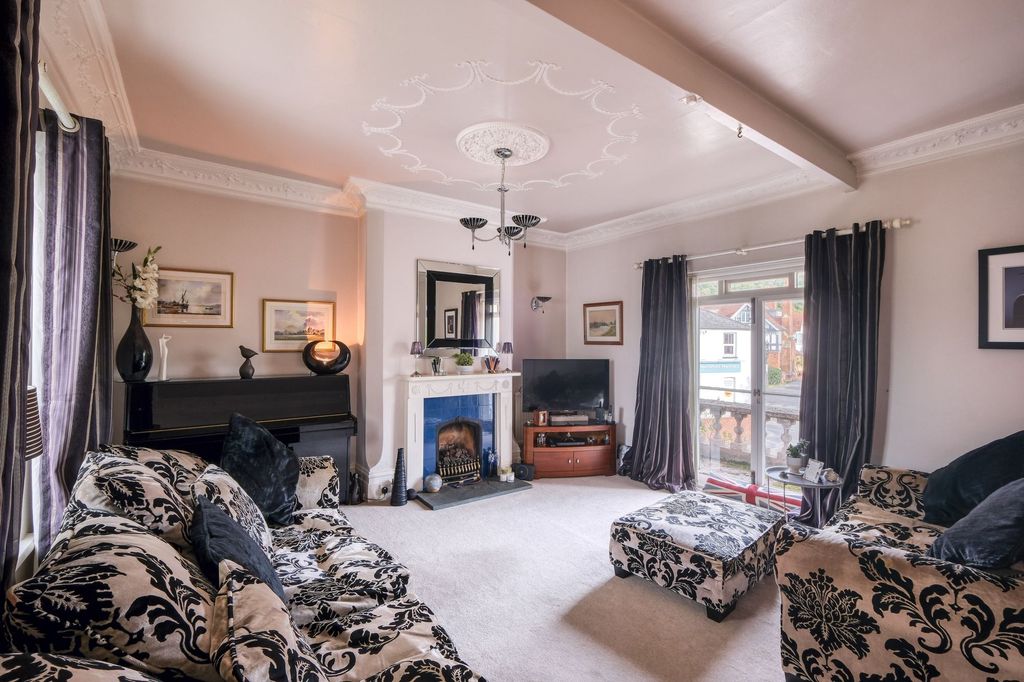 Property photo 3 of 20