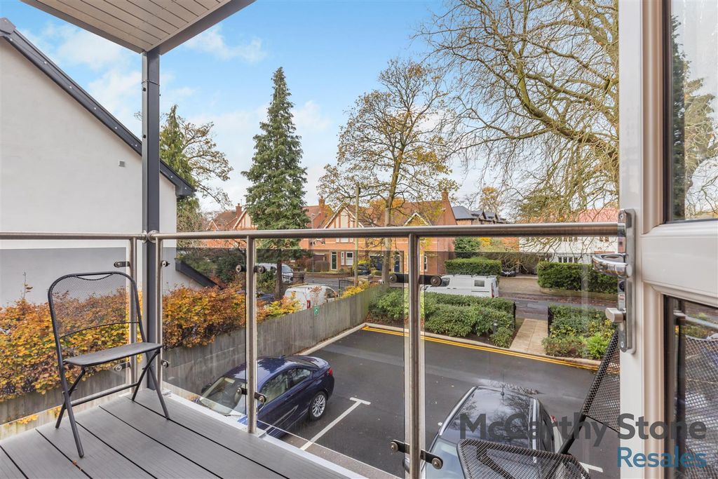 Property photo 3 of 24 8669244-Exterior01.Jpg