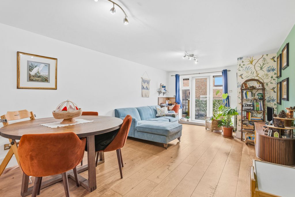 Property photo 3 of 26 Mnh05635