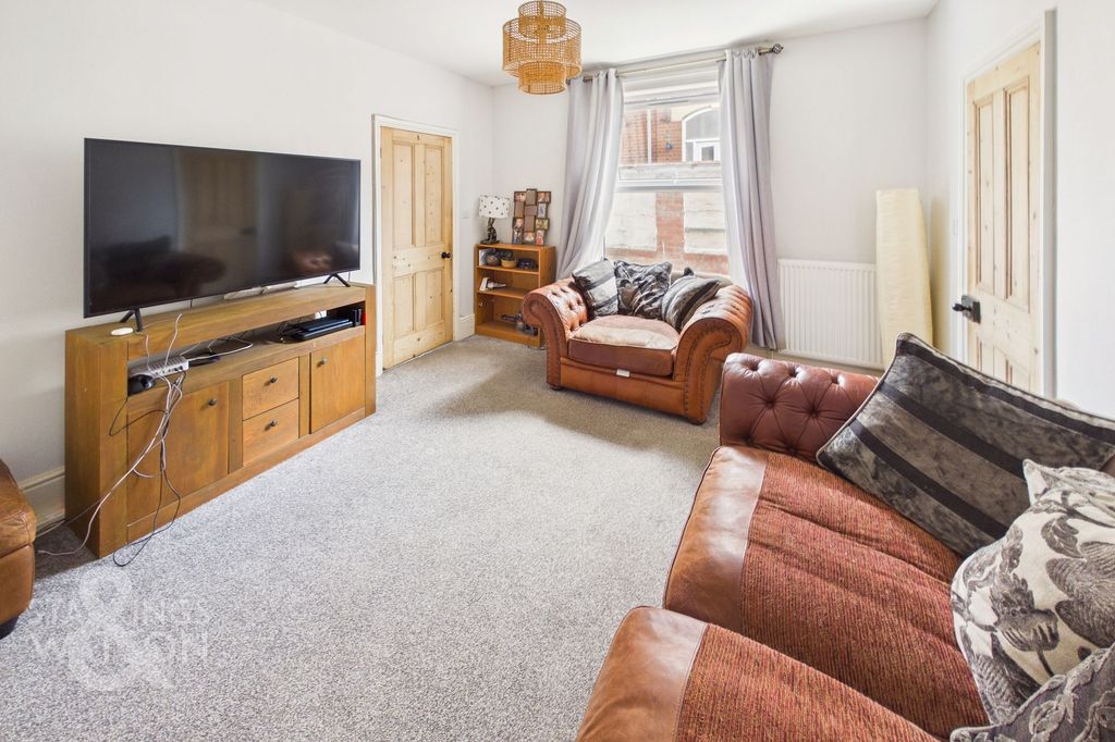 Property photo 2 of 22