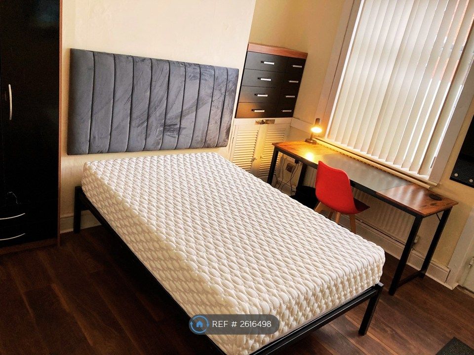 Property photo 3 of 19 Bedroom 1
