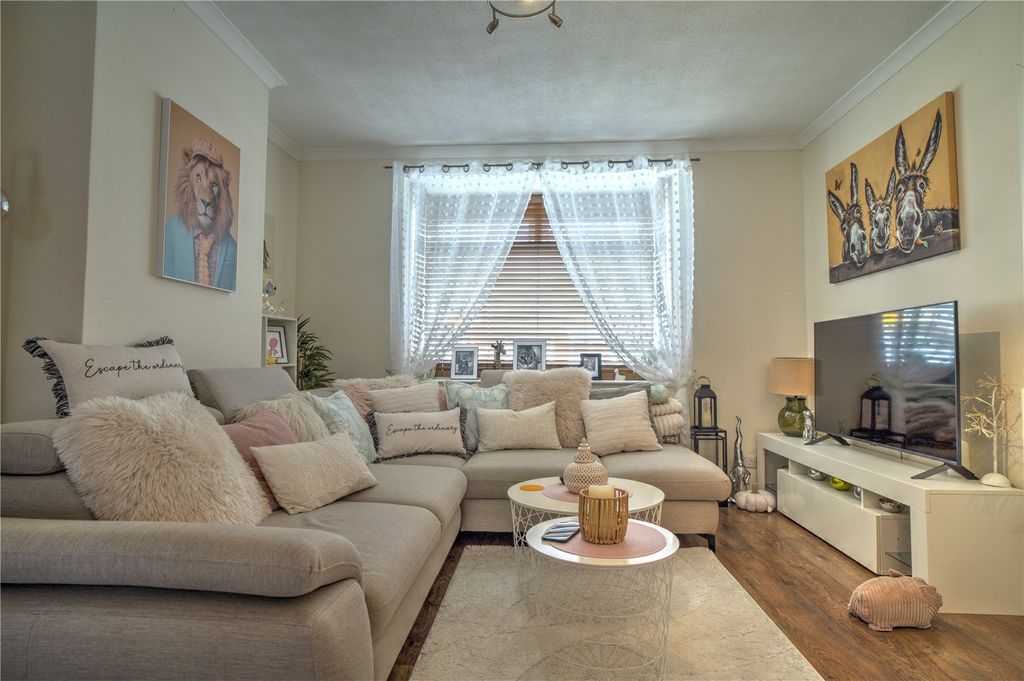 Property photo 2 of 9 Reception