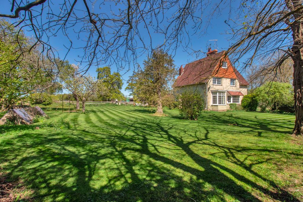 Property photo 2 of 18