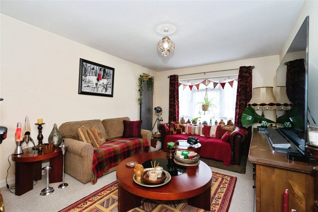 Property photo 3 of 23 Picture No. 24