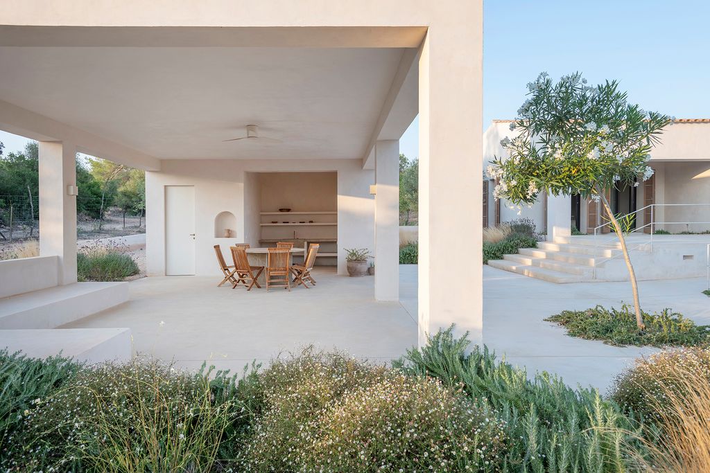 Property photo 2 of 12 21.Jpg