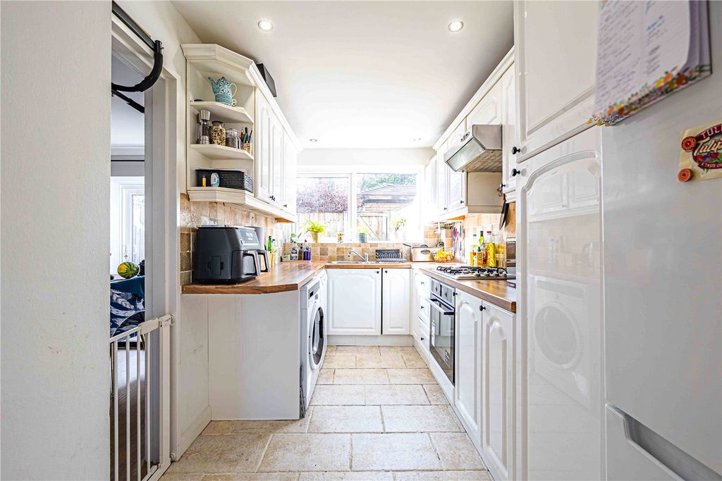 Property photo 2 of 13 Picture No. 16