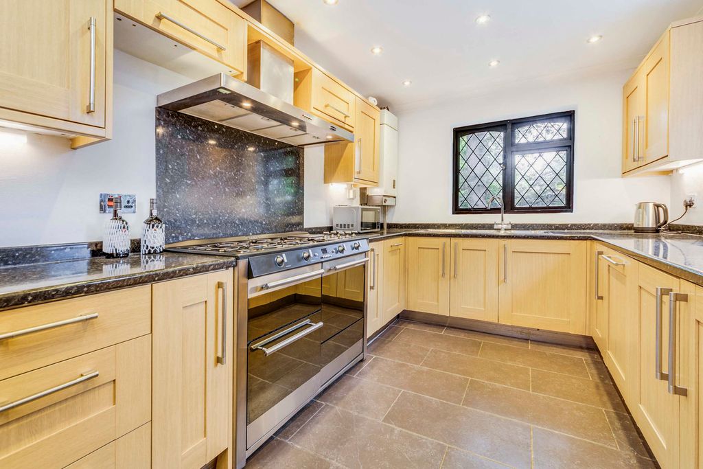 Property photo 2 of 20 Pbox-Img.Jpg
