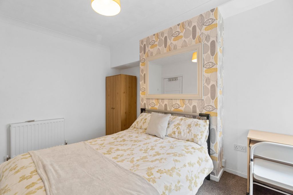 Property photo 3 of 10 0024