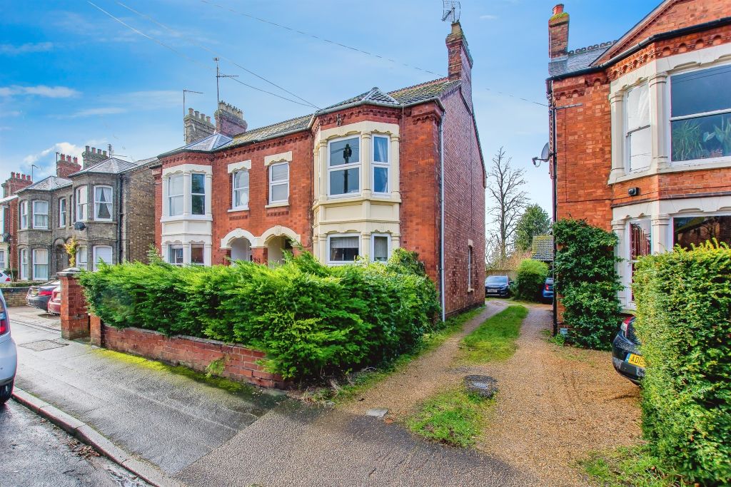 Property photo 1 of 30
