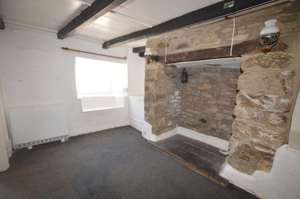 Property photo 3 of 12 Dsc_0004 (Medium).Jpg