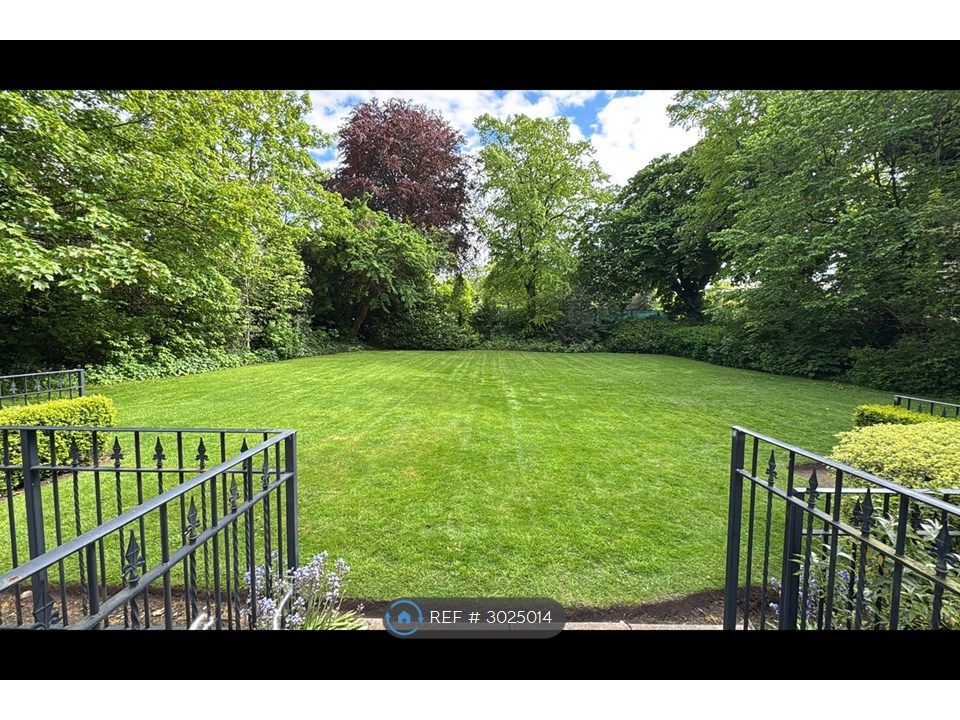 Property photo 1 of 10 Communal Garden