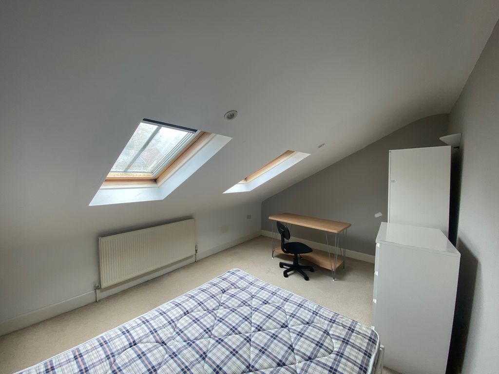 Property photo 2 of 12 Bedroom